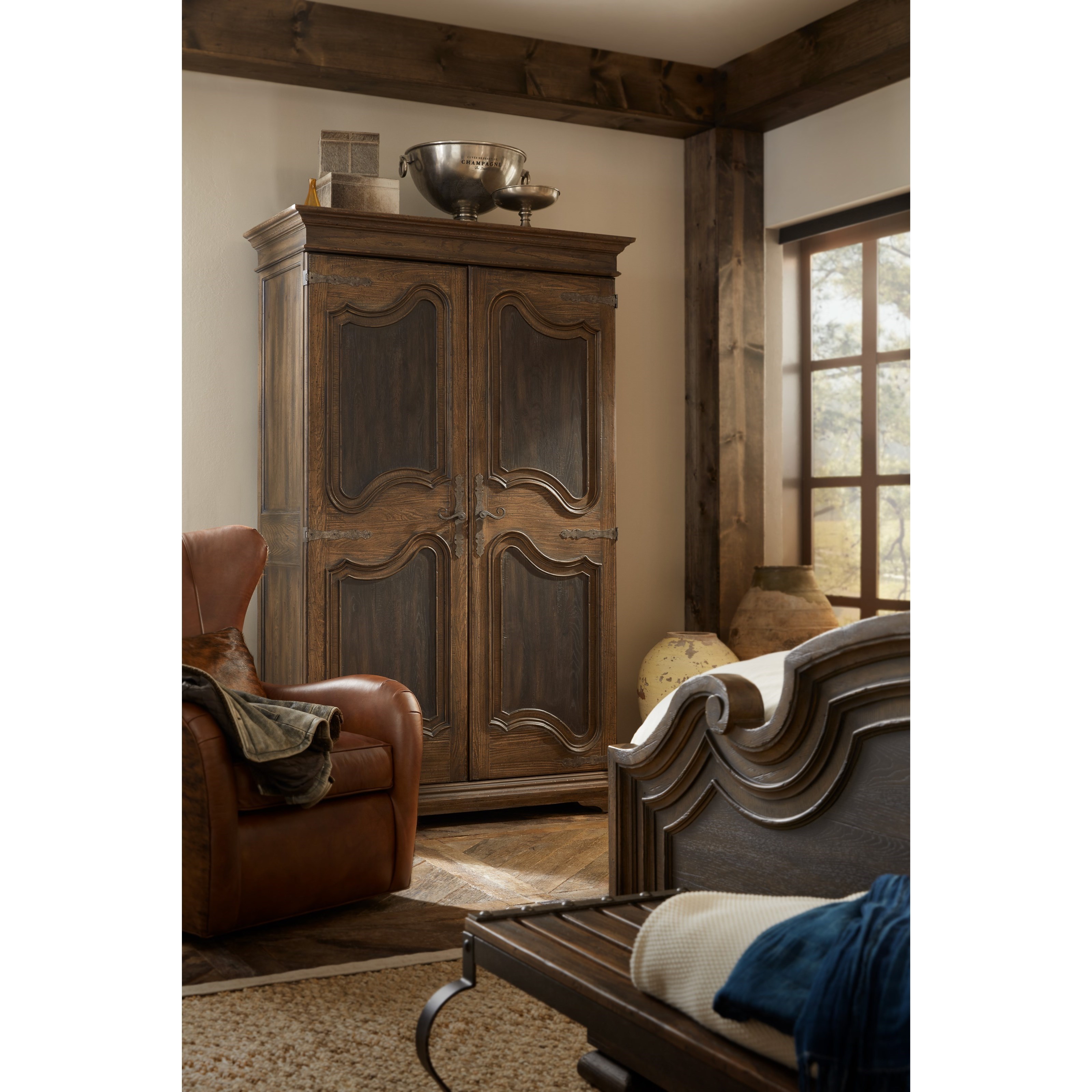 Hooker hotsell furniture armoire
